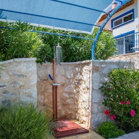 καρέβα - όμορφη άνετη και πολυτελής Βίλα Σύβοτα