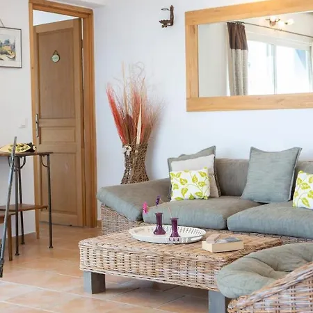 Careva - Beautiful Cozy And Luxury Villa